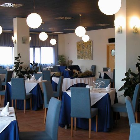 Hotel Villa De Estercuel 外观 照片