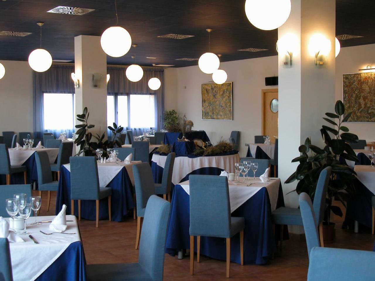 Hotel Villa De Estercuel 外观 照片